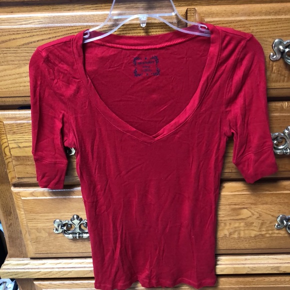Old Navy red and olive green short sleeve v neck tee shirts size small. - Picture 9 of 9